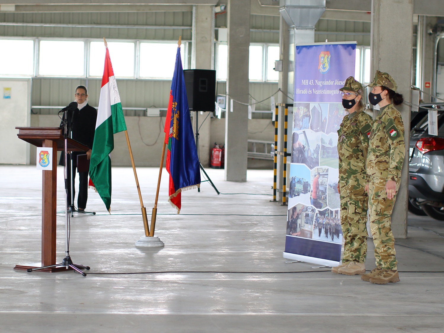 Kitüntetések átadása az MH 43. Nagysándor József Híradó és Vezetéstámogató Ezrednél